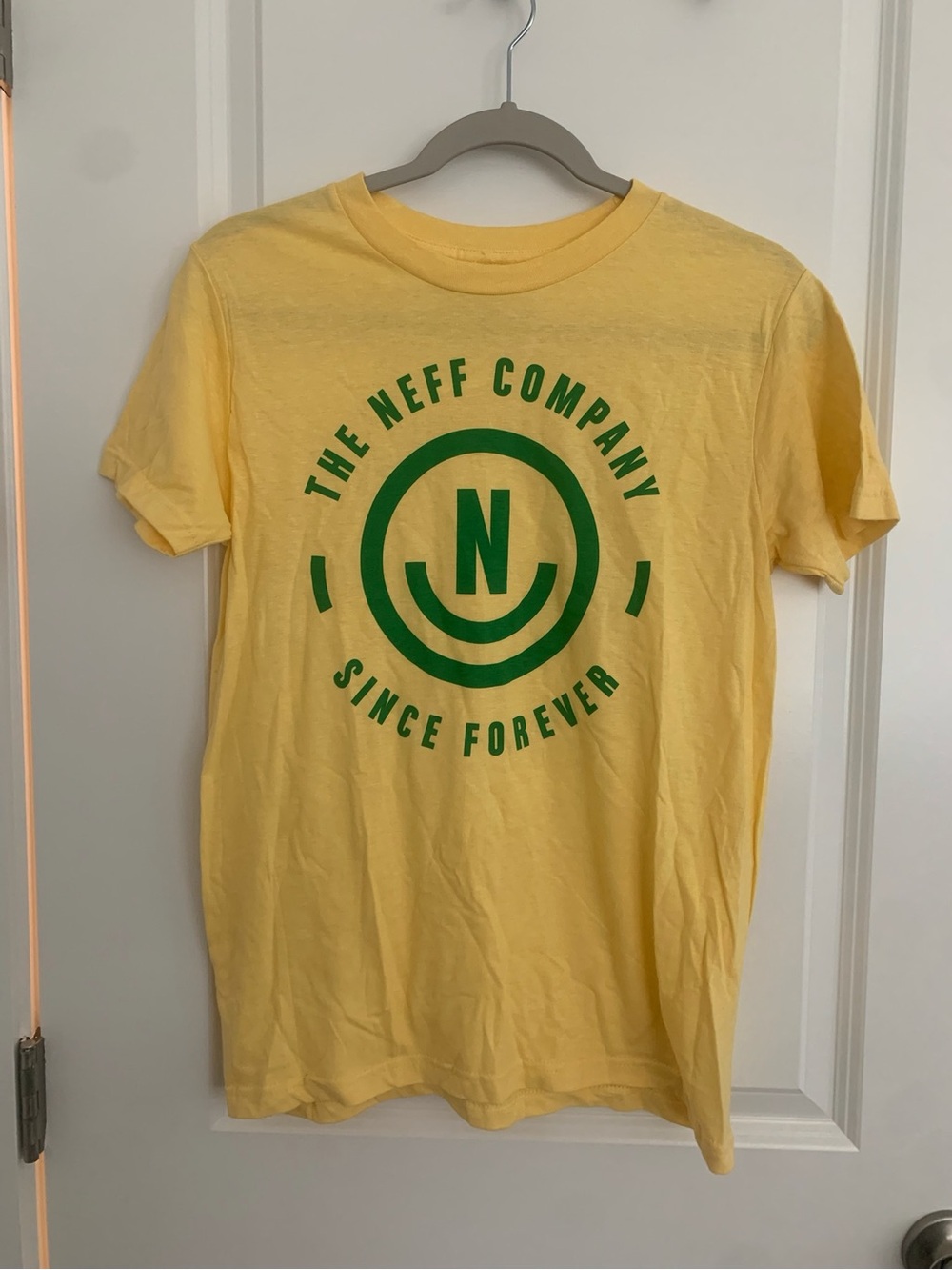 Neff Yellow Green Logo Short Sleeve Crewneck Skater Streetwear Graphic Tee Small